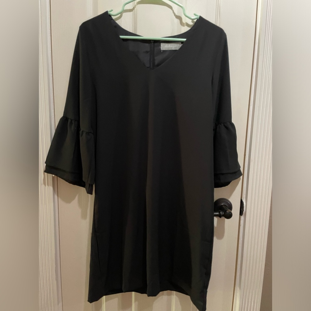 Black dress / blouse